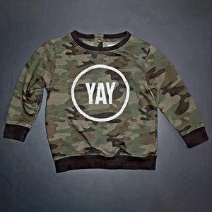 (18-24 mos) Camoflauge Sweatshirt (YAY)